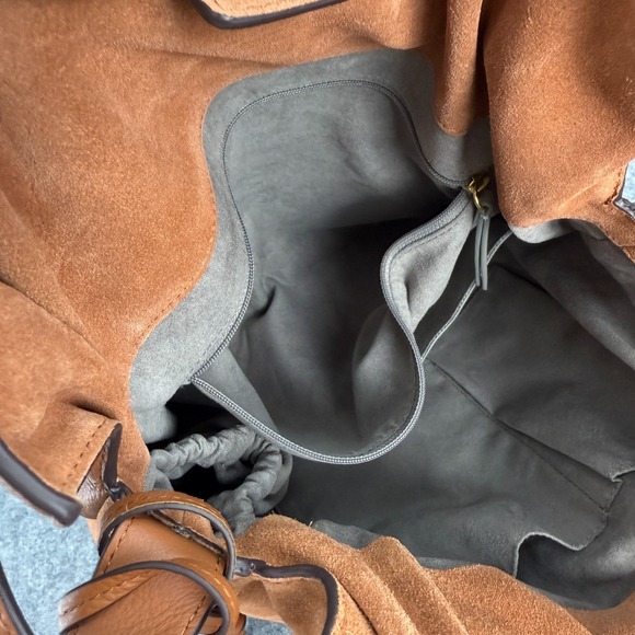 Vince Camuto Dario Leather Shoulder Bag Purse Pleated Interior Pockets Brown - Picture 5 of 16